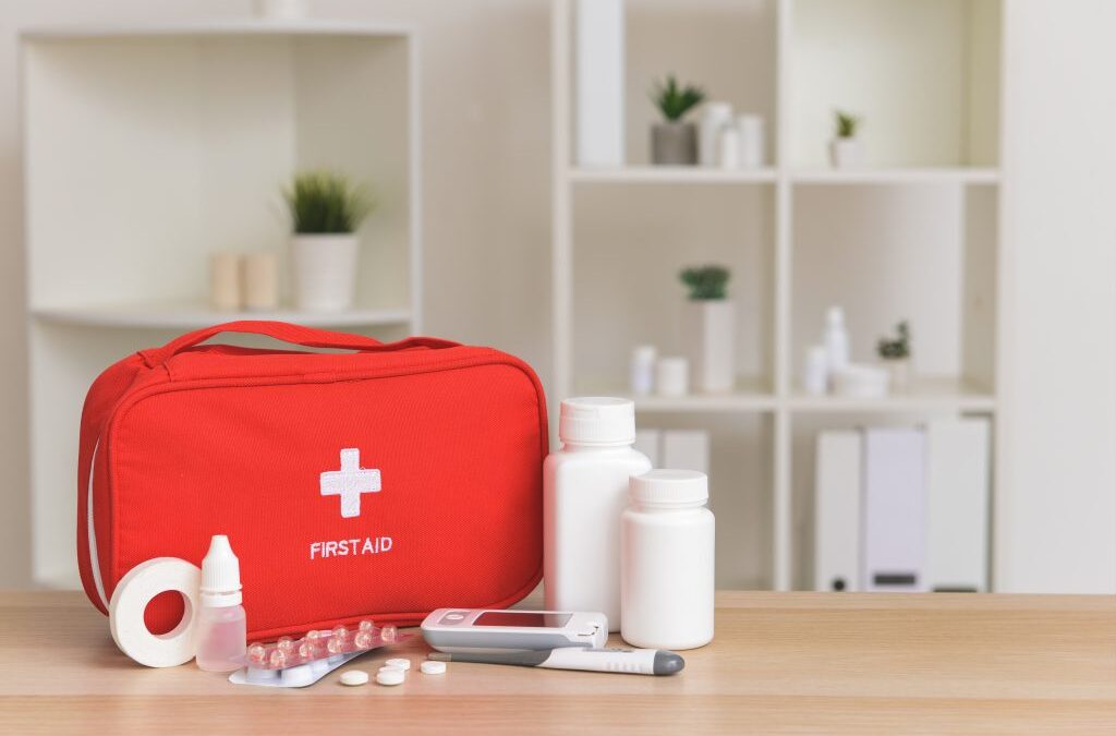 Primeros auxilios básicos en casa: Guía Rápida de actuación ante accidentes comunes